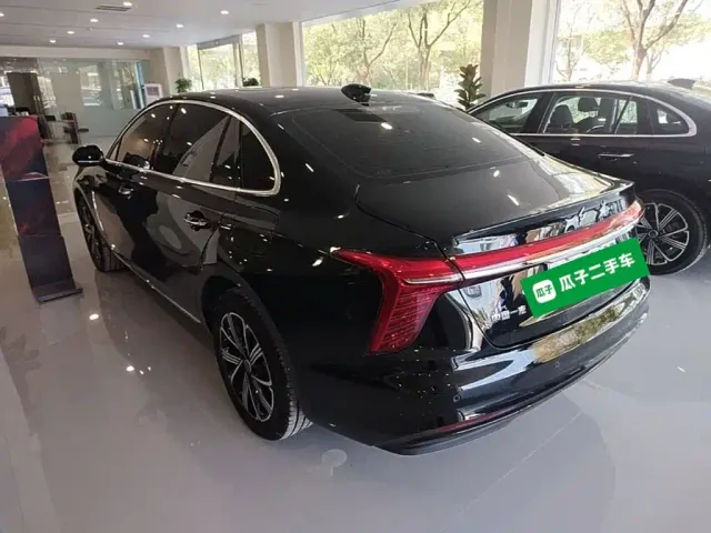 Hongqi H5 PHEV — Фото автомобиля 4
