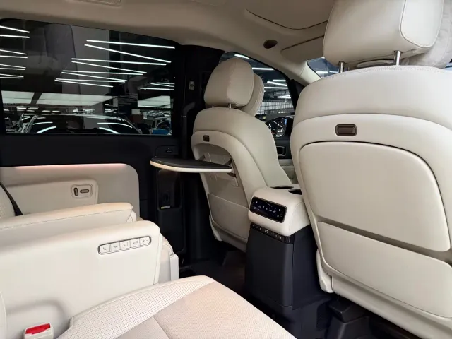 Li Auto MEGA — Фото автомобиля 21
