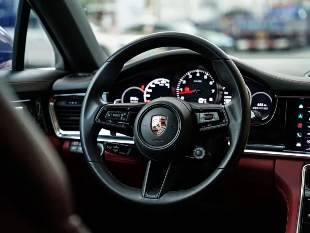 Porsche Panamera — Фото автомобиля 11