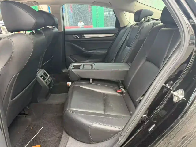 Honda Accord — Фото автомобиля 5