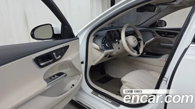 Mercedes-Benz E-Class — Фото автомобиля 10