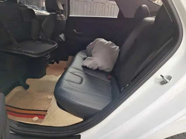 Hyundai Elantra — Фото автомобиля 13