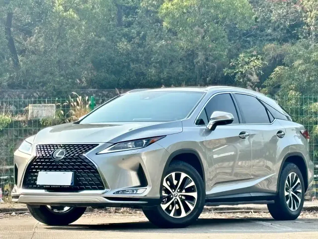 Фотография автомобиля — Lexus RX
