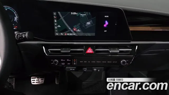 Kia Niro The All New Niro Signature — Фото автомобиля 11