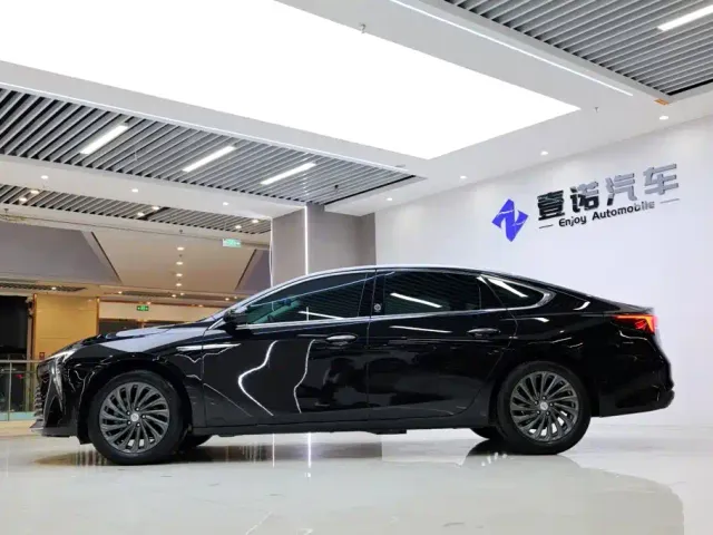 Buick LaCrosse — Фото автомобиля 3