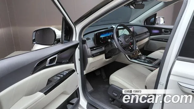 Kia Carnival Generation 4 — Фото автомобиля 15