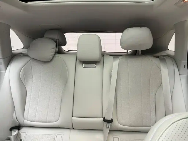 Mercedes-Benz EQE SUV — Фото автомобиля 9