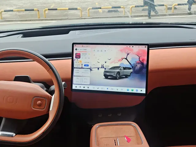 Changan Qiyuan E07 — Фото автомобиля 6