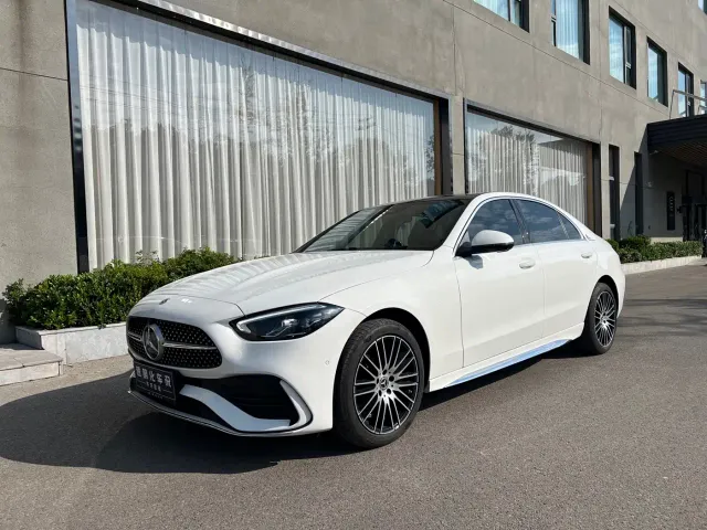 Фотография автомобиля — Mercedes-Benz C-Class