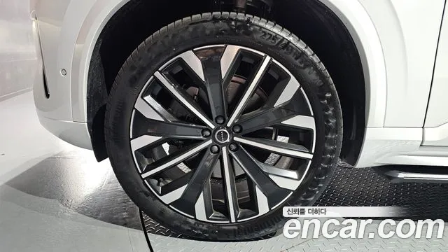 Volvo XC90 Generation 2 — Фото автомобиля 5