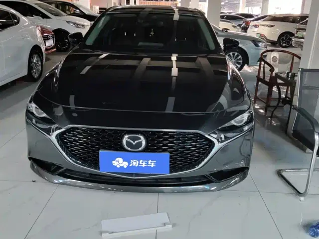 Mazda Axela — Фото автомобиля 2