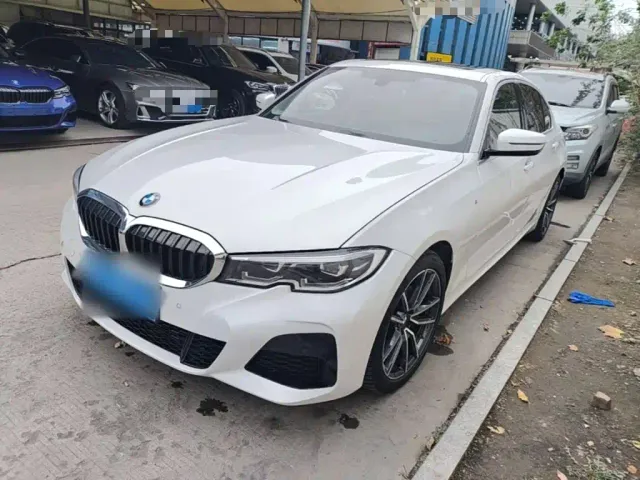 Фотография автомобиля — BMW 3 Series