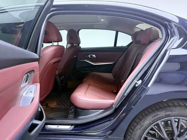 BMW 3 Series — Фото автомобиля 16