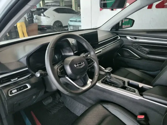 Geely Emgrand — Фото автомобиля 5