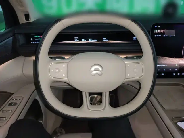 Nio ES8 — Фото автомобиля 9