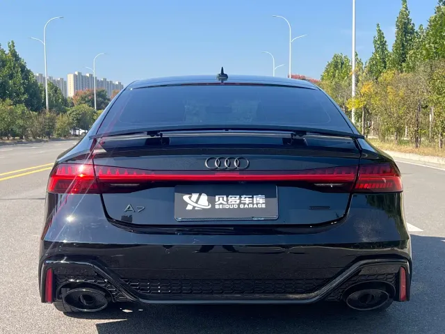 Audi A7 — Фото автомобиля 8