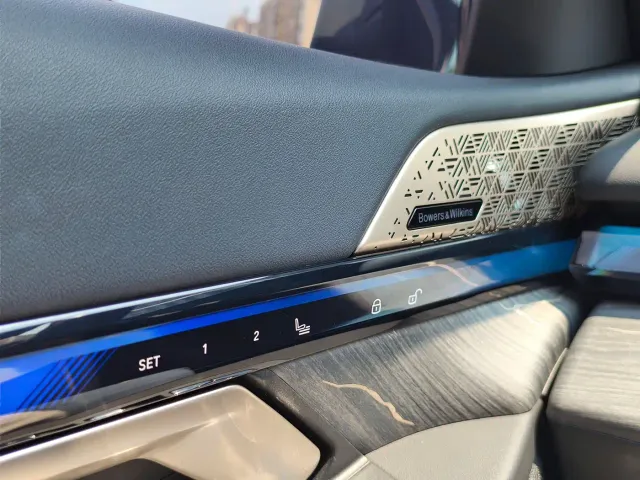 BMW 5 Series — Фото автомобиля 30