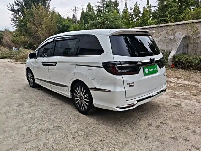 Honda Elysion — Фото автомобиля 4