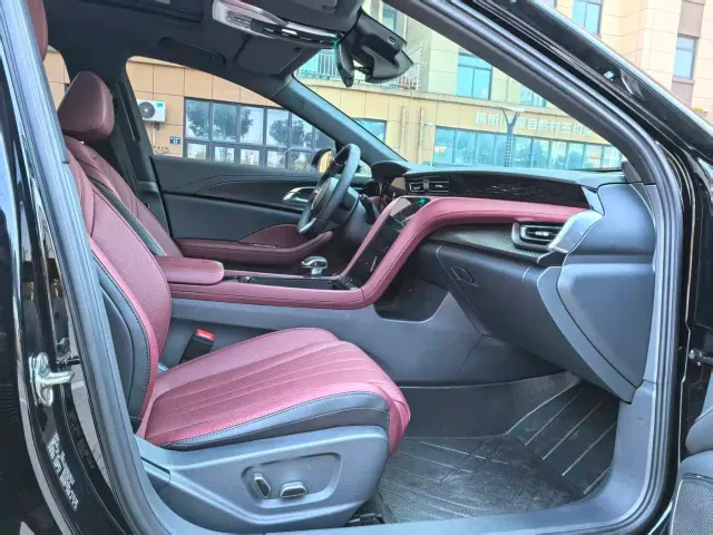 Hongqi H5 — Фото автомобиля 6