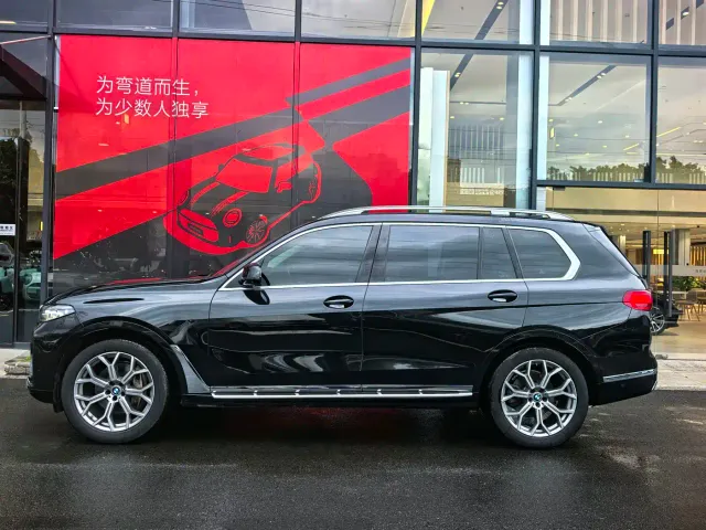 BMW X7 — Фото автомобиля 4
