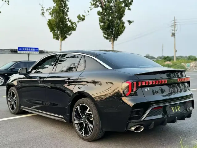 Lynk & Co 03 — Фото автомобиля 7