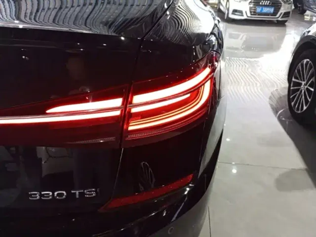 Volkswagen Passat — Фото автомобиля 7