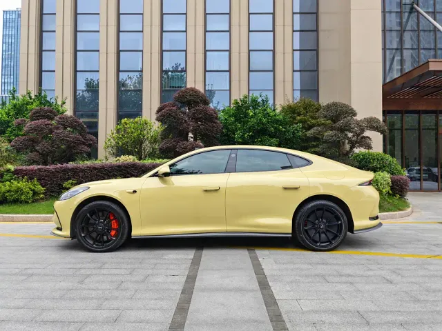 IM Motors L6 — Фото автомобиля 4