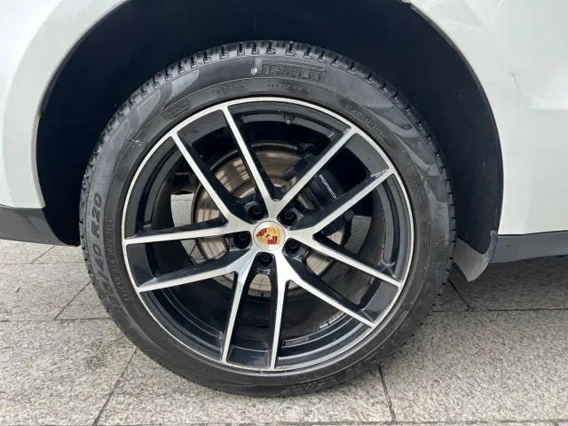 Porsche Macan — Фото автомобиля 14