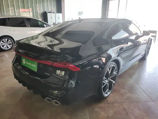 Audi A7L — Фото автомобиля 6