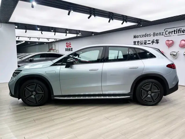 Mercedes-Benz EQE SUV — Фото автомобиля 8