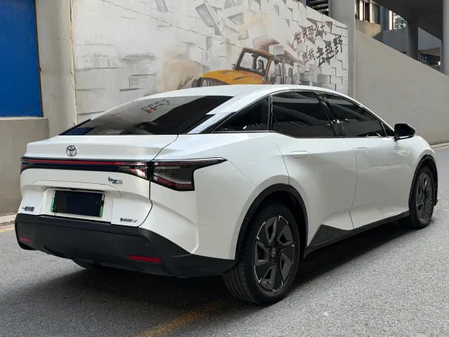 Toyota bZ3 — Фото автомобиля 6