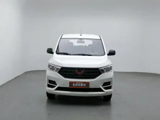 Wuling Hongguang — Фото автомобиля 3