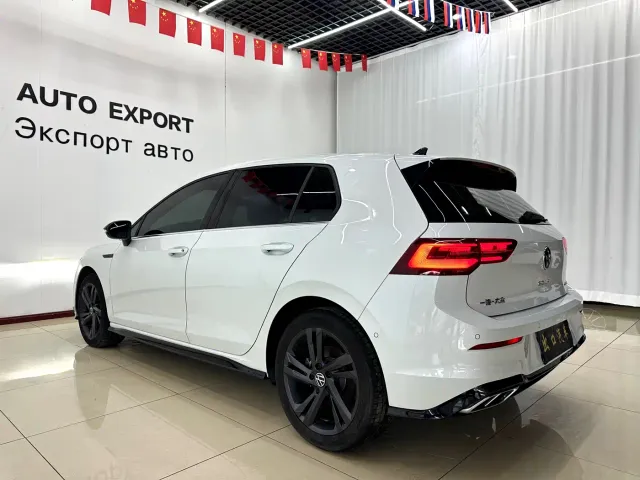 Volkswagen Golf — Фото автомобиля 6