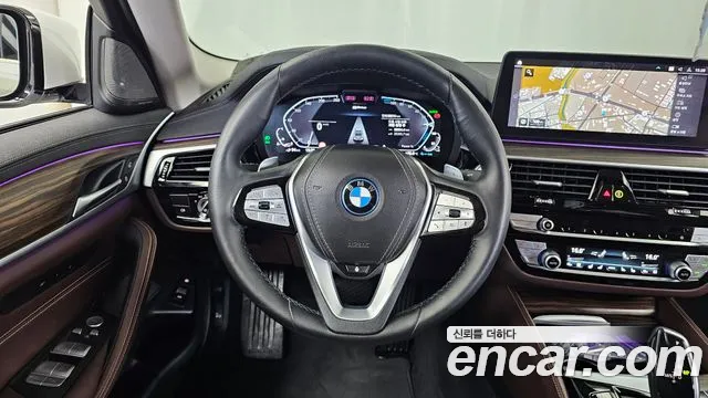 BMW 5-Series — Фото автомобиля 13