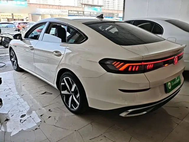 Volkswagen Lamando — Фото автомобиля 4