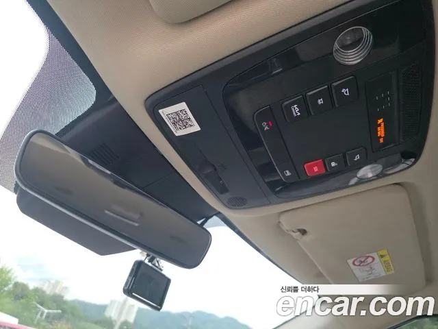 Kia Carnival Generation 4 — Фото автомобиля 20