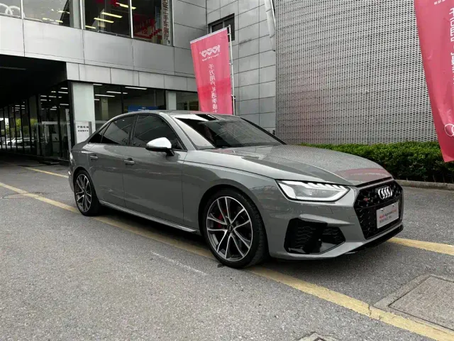 Audi S4 — Фото автомобиля 3
