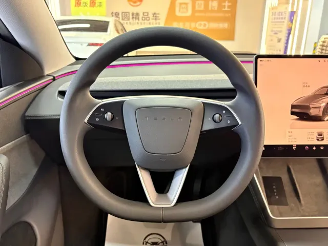 Tesla Model Y — Фото автомобиля 16