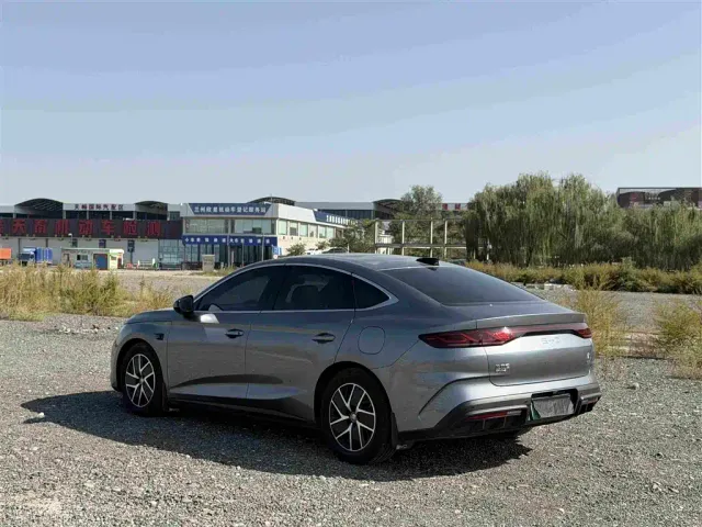 BYD Qin L — Фото автомобиля 6