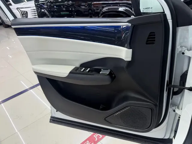 Geely Galaxy L7 — Фото автомобиля 14