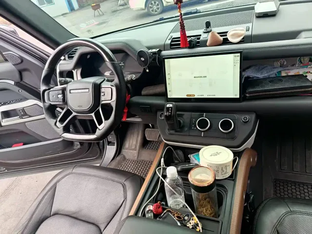 Land Rover Defender — Фото автомобиля 3