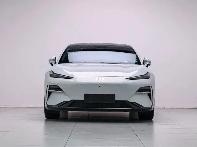 Geely Galaxy E8 — Фото автомобиля 3