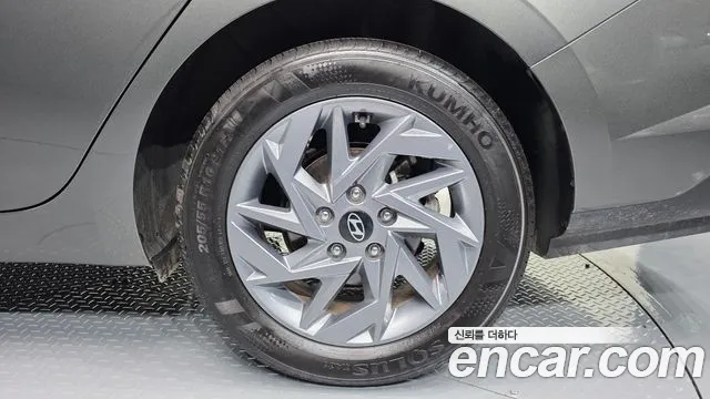 Hyundai Avante CN7 — Фото автомобиля 21