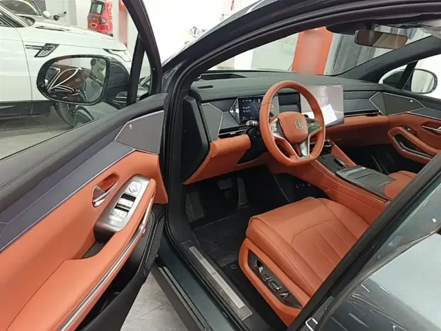 BYD Tang L — Фото автомобиля 15
