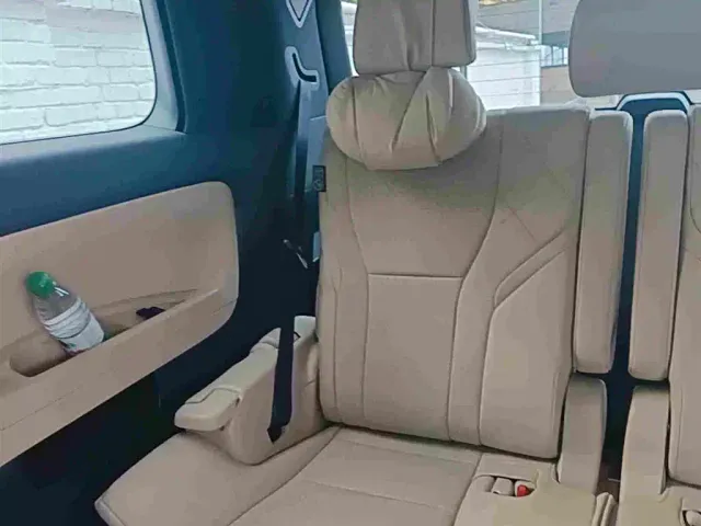 Toyota Vellfire — Фото автомобиля 14