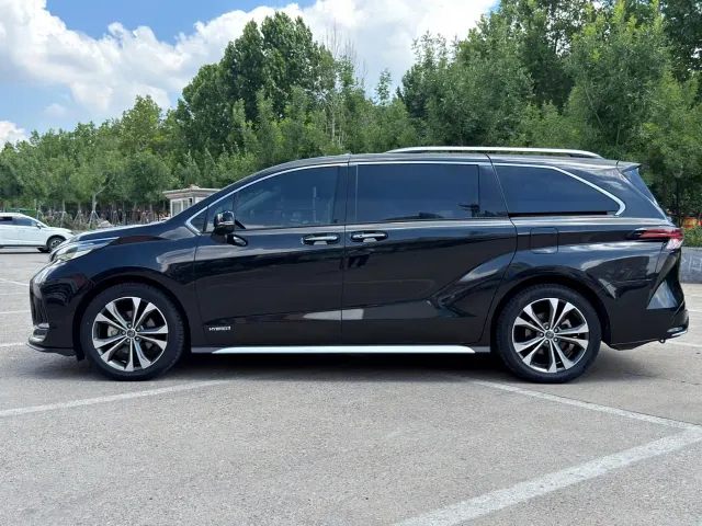 Toyota Granvia — Фото автомобиля 3