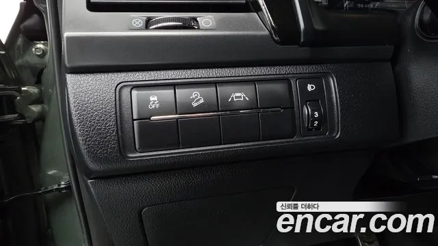 KG_Mobility_Ssangyong Rexton Новый Rexton Sport Khan Дизель 2.2 2WD — Фото автомобиля 24
