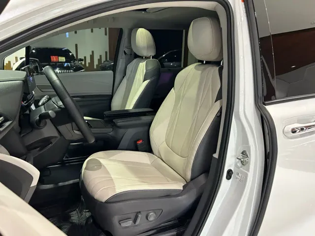 Toyota Granvia — Фото автомобиля 13