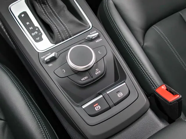 Audi Q2L — Фото автомобиля 12