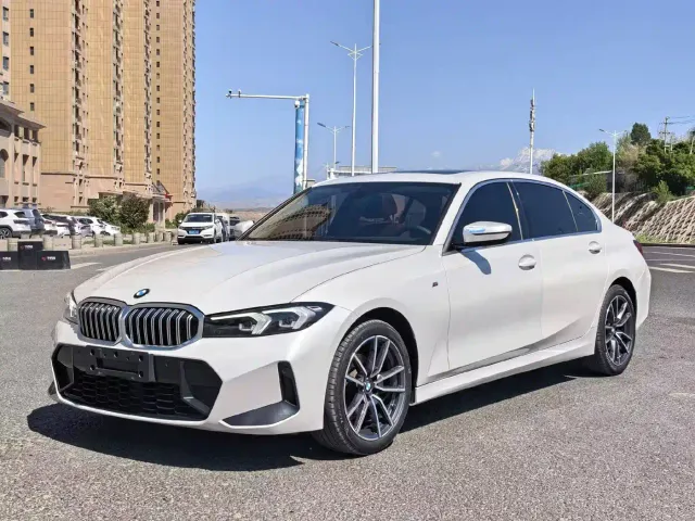 Фотография автомобиля — BMW 3 Series